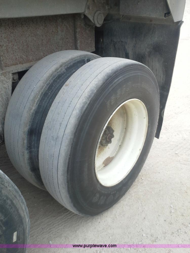 image for item AW9881 1990 Fruehauf aluminum end dump trailer