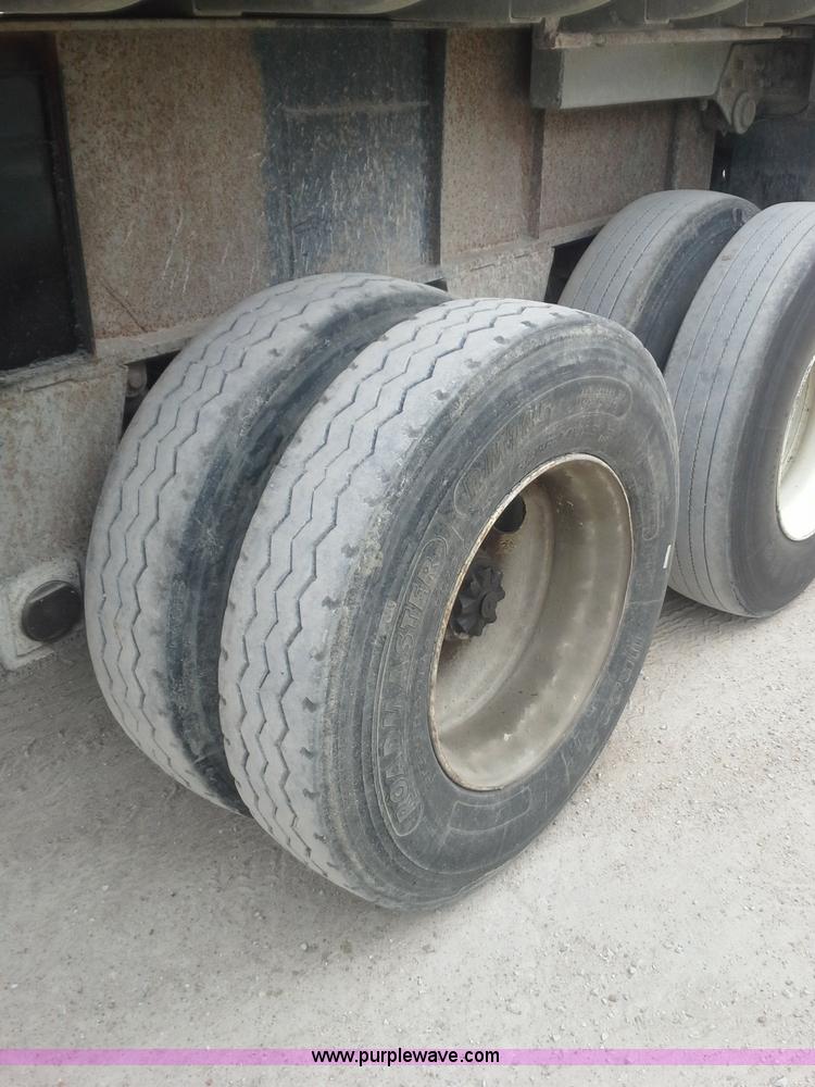 image for item AW9881 1990 Fruehauf aluminum end dump trailer