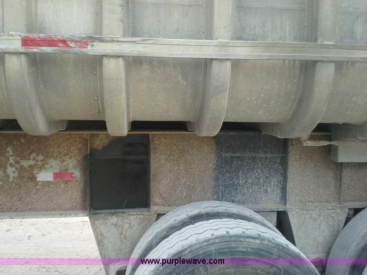 image for item AW9881 1990 Fruehauf aluminum end dump trailer