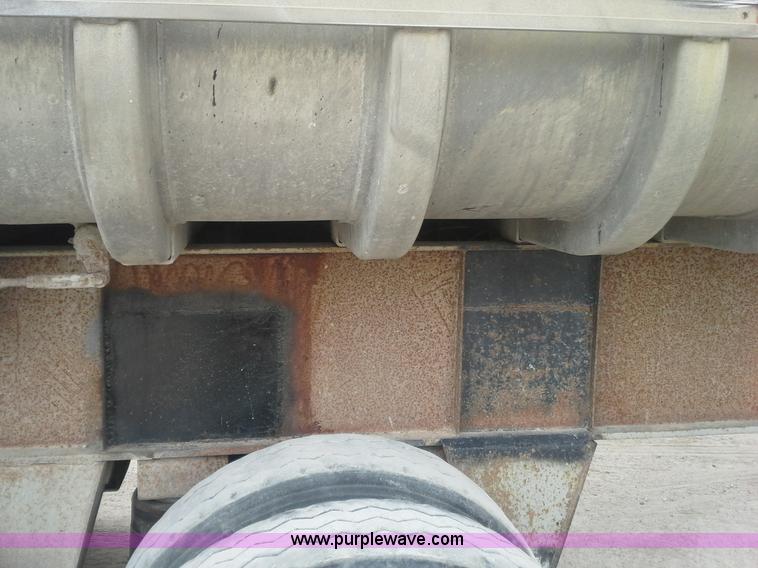 image for item AW9881 1990 Fruehauf aluminum end dump trailer