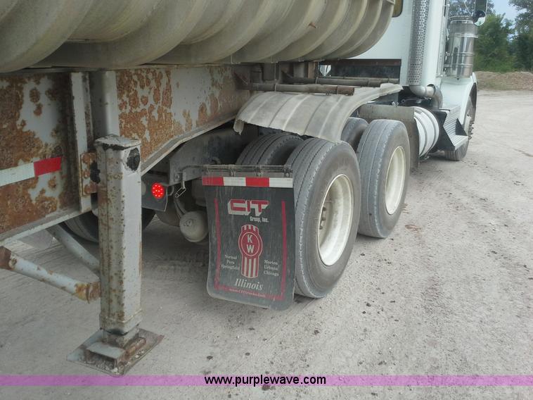 image for item AW9881 1990 Fruehauf aluminum end dump trailer