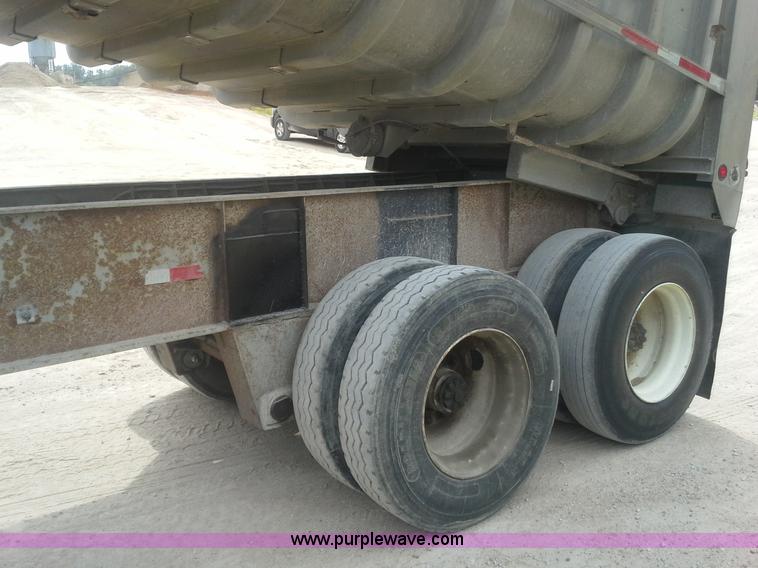 image for item AW9881 1990 Fruehauf aluminum end dump trailer