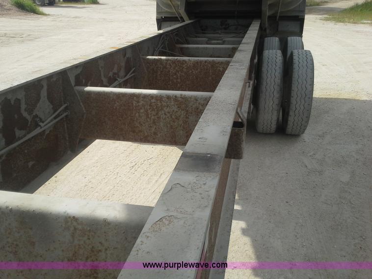 image for item AW9881 1990 Fruehauf aluminum end dump trailer