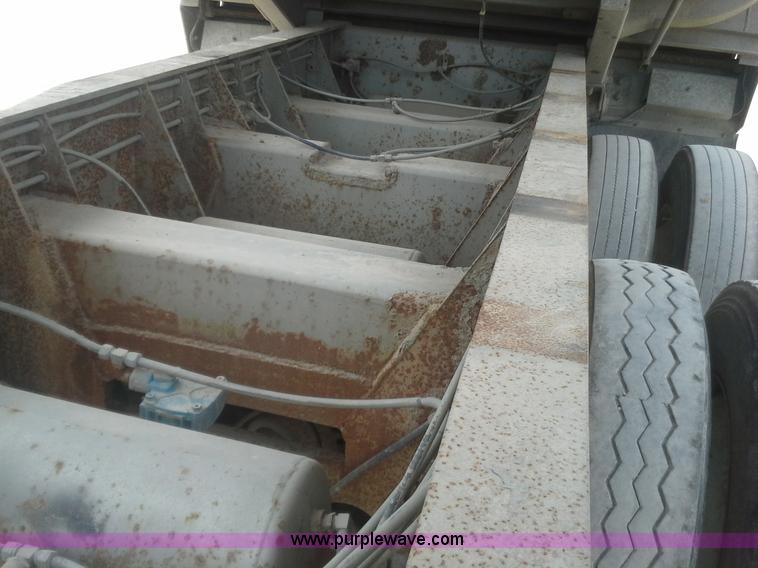 image for item AW9881 1990 Fruehauf aluminum end dump trailer