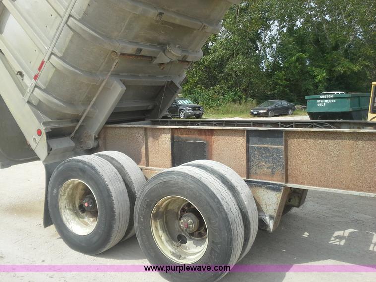 image for item AW9881 1990 Fruehauf aluminum end dump trailer