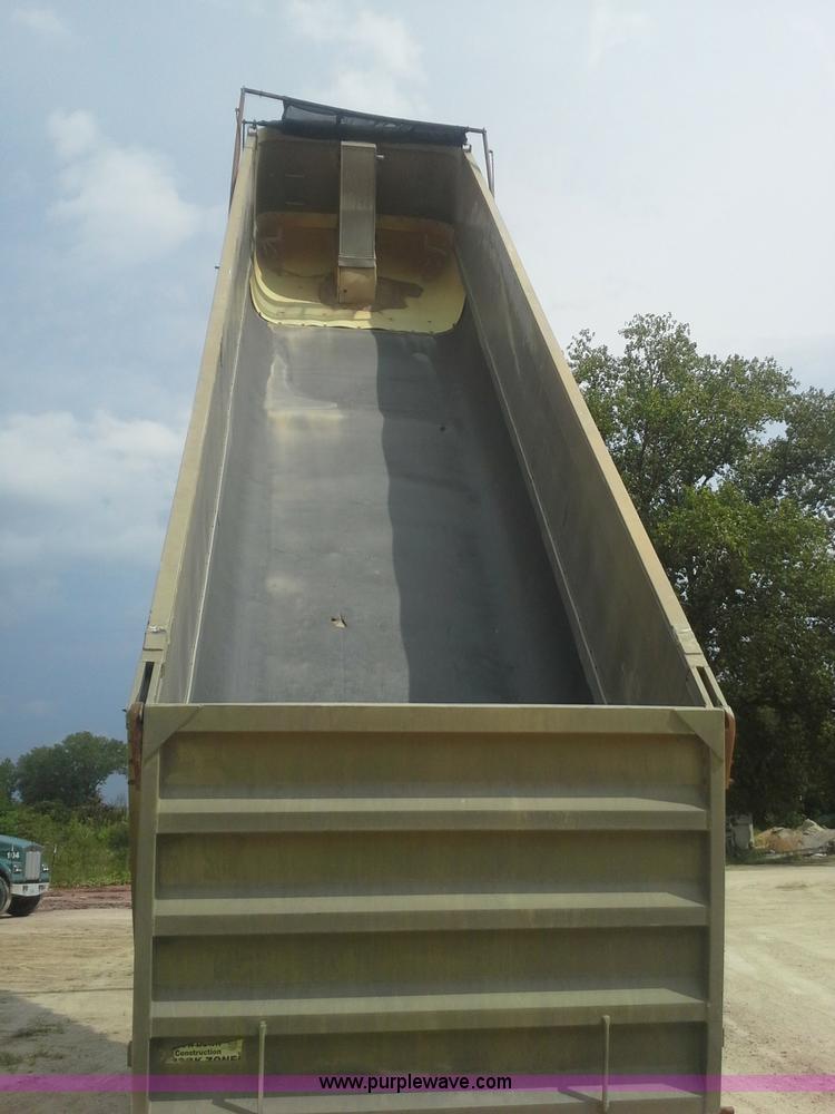 image for item AW9881 1990 Fruehauf aluminum end dump trailer