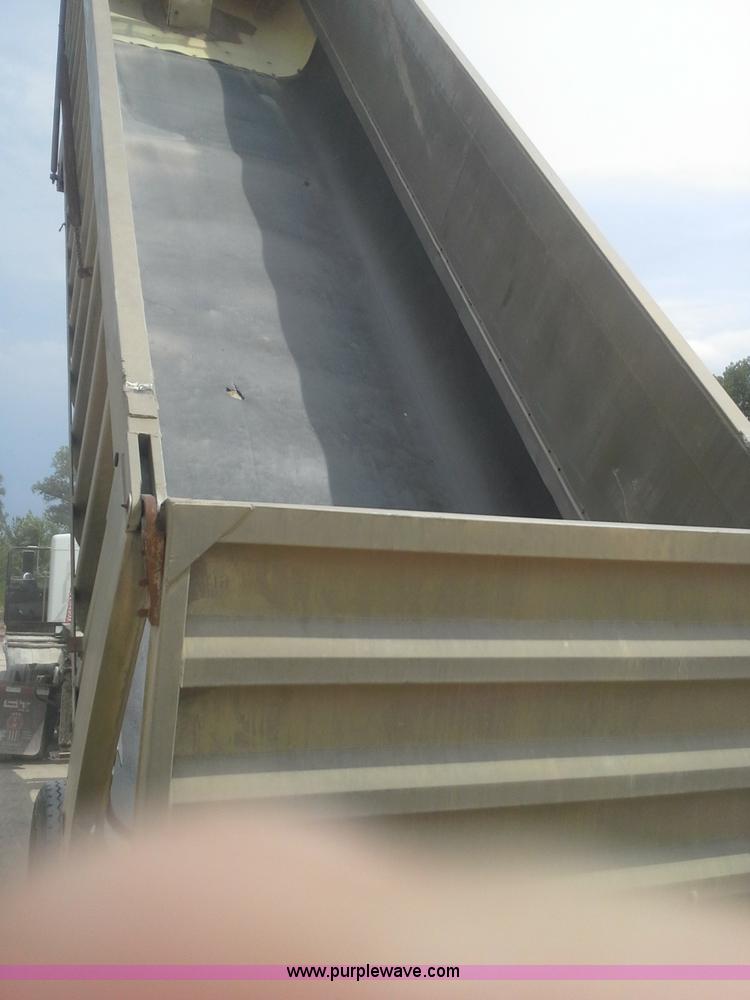 image for item AW9881 1990 Fruehauf aluminum end dump trailer