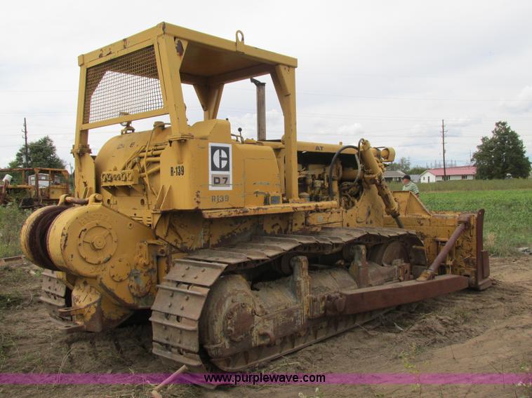 image for item AW9882 1966 Caterpillar D7E dozer