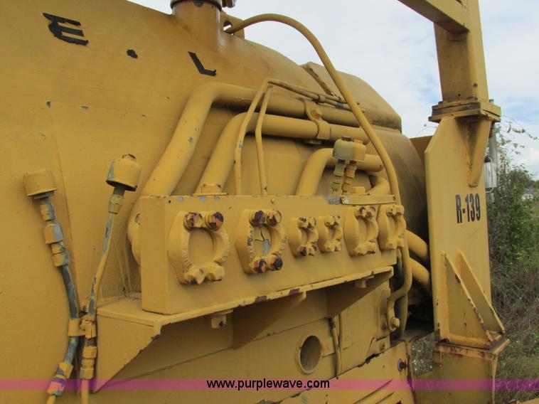 image for item AW9882 1966 Caterpillar D7E dozer