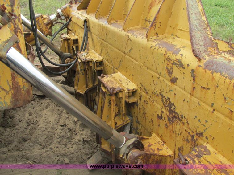 image for item AW9882 1966 Caterpillar D7E dozer