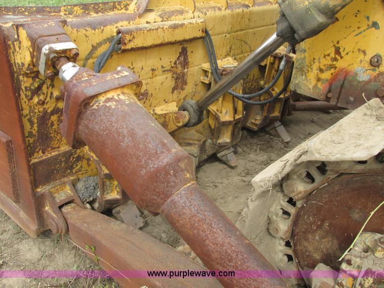 image for item AW9882 1966 Caterpillar D7E dozer