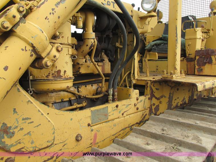 image for item AW9882 1966 Caterpillar D7E dozer