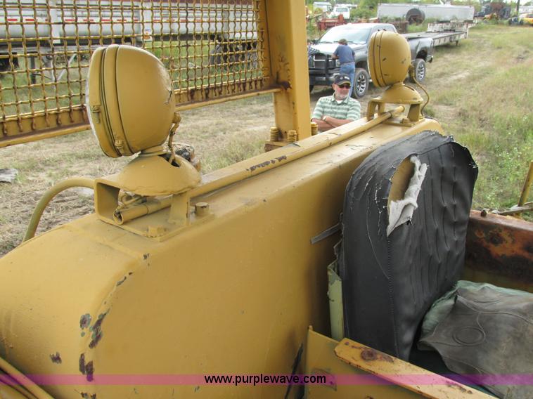 image for item AW9882 1966 Caterpillar D7E dozer