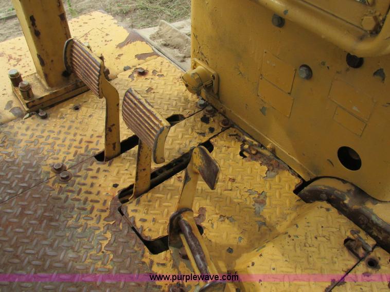 image for item AW9882 1966 Caterpillar D7E dozer