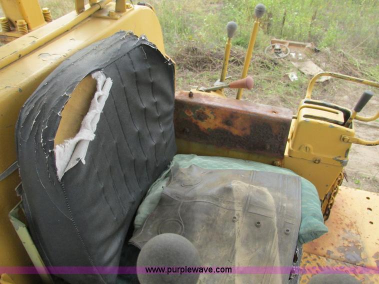 image for item AW9882 1966 Caterpillar D7E dozer