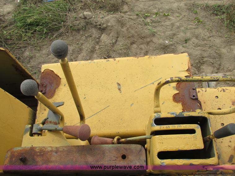 image for item AW9882 1966 Caterpillar D7E dozer