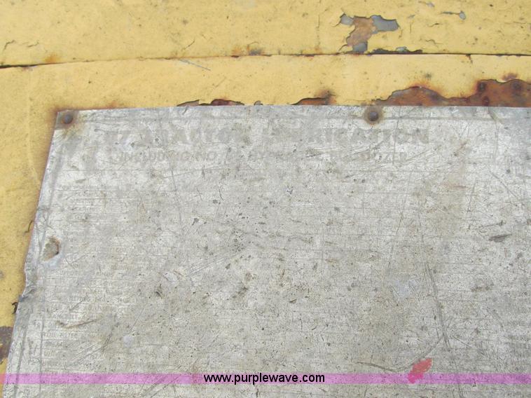 image for item AW9882 1966 Caterpillar D7E dozer