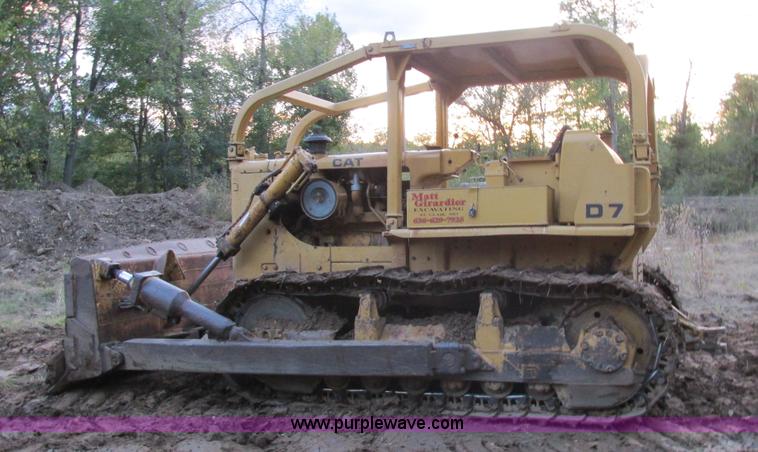 image for item AW9883 1968 Caterpillar D7E dozer