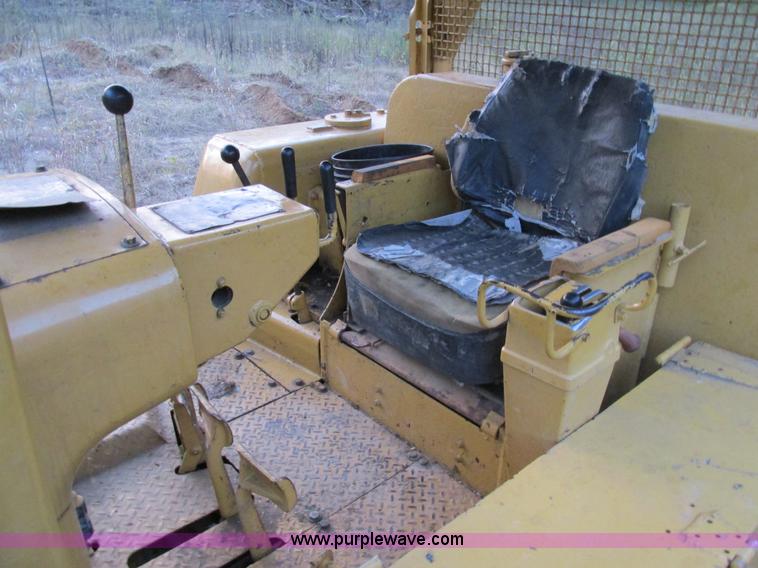 image for item AW9883 1968 Caterpillar D7E dozer