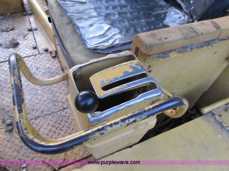 image for item AW9883 1968 Caterpillar D7E dozer