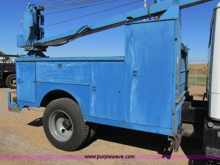 image for item AW9889 Reading CMB281-A service body