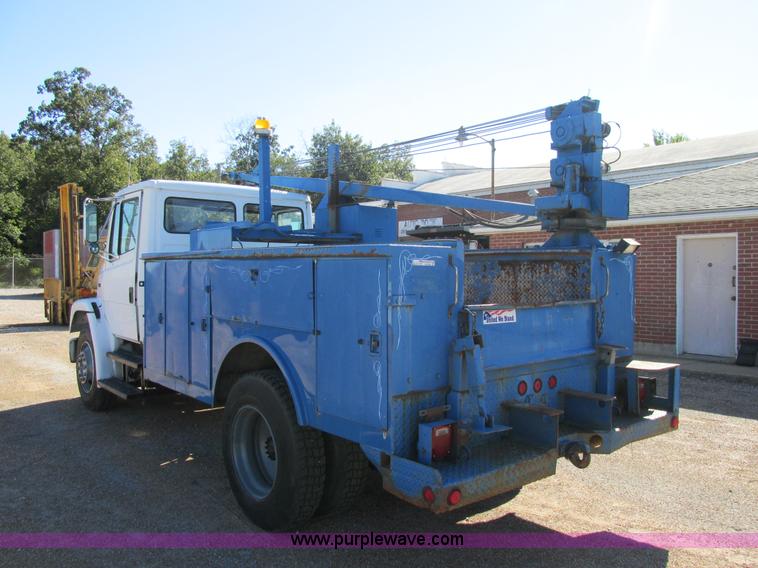 image for item AW9889 Reading CMB281-A service body