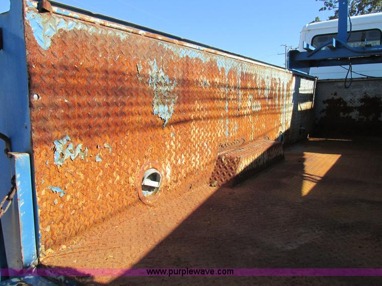 image for item AW9889 Reading CMB281-A service body