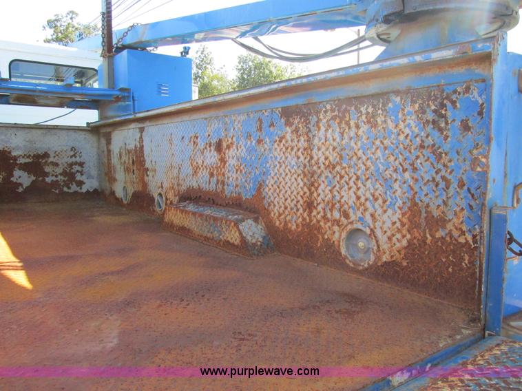 image for item AW9889 Reading CMB281-A service body