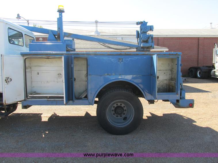 image for item AW9889 Reading CMB281-A service body