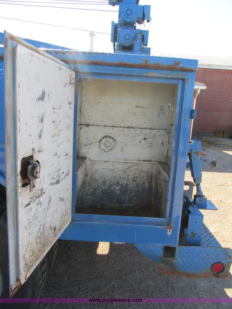 image for item AW9889 Reading CMB281-A service body