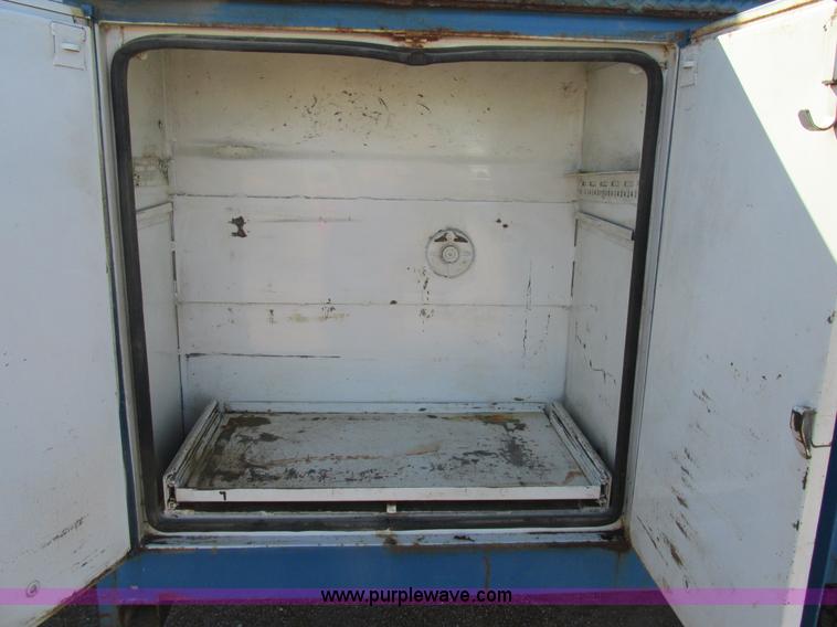 image for item AW9889 Reading CMB281-A service body