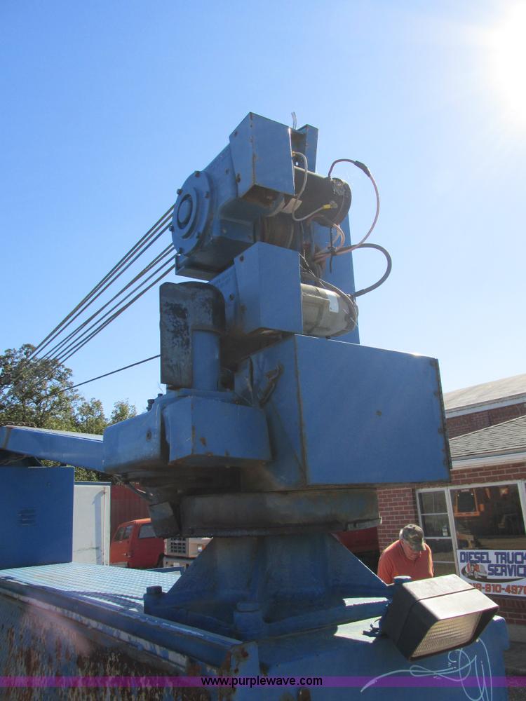 image for item AW9889 Reading CMB281-A service body