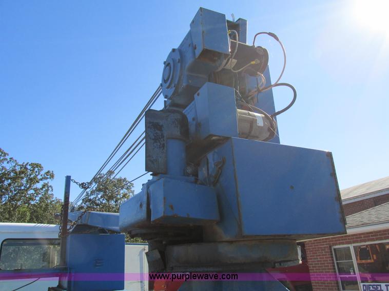 image for item AW9889 Reading CMB281-A service body