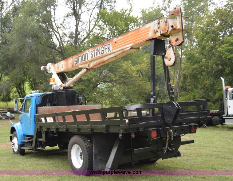 image for item AY9495 1993 International 4700 crane truck