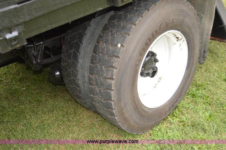 image for item AY9495 1993 International 4700 crane truck