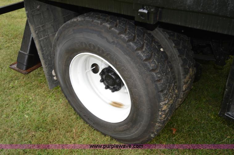 image for item AY9495 1993 International 4700 crane truck