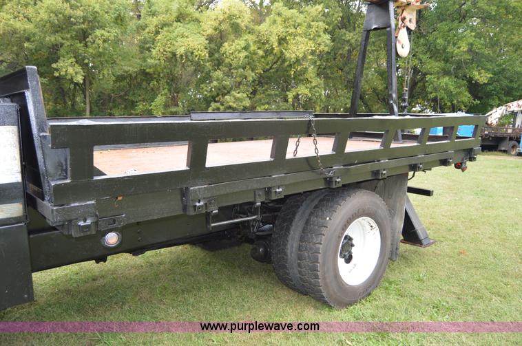 image for item AY9495 1993 International 4700 crane truck