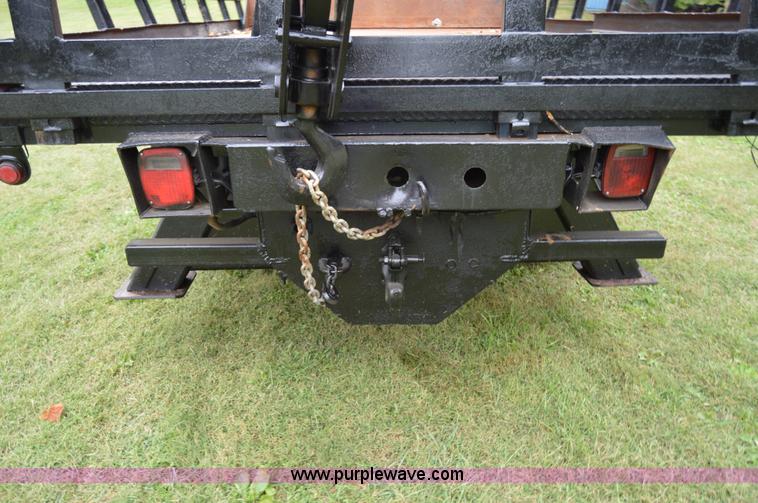 image for item AY9495 1993 International 4700 crane truck