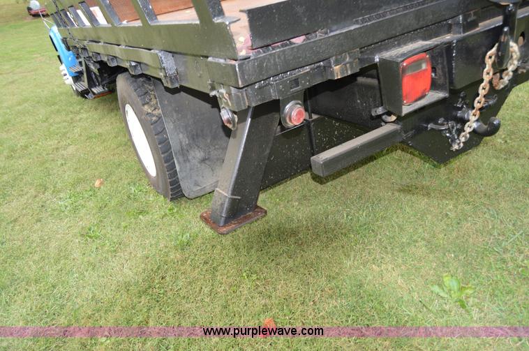 image for item AY9495 1993 International 4700 crane truck