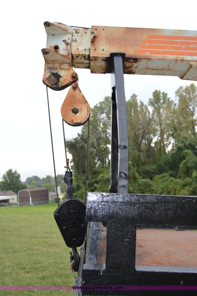 image for item AY9495 1993 International 4700 crane truck