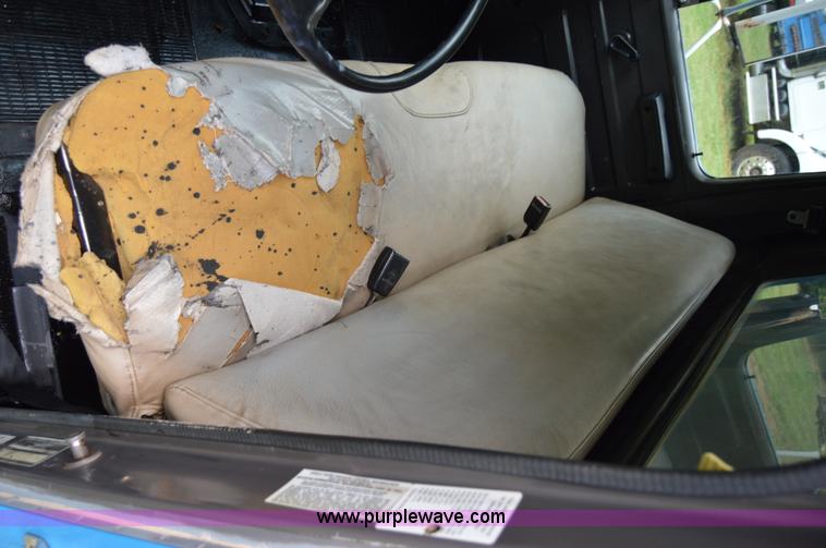 image for item AY9495 1993 International 4700 crane truck