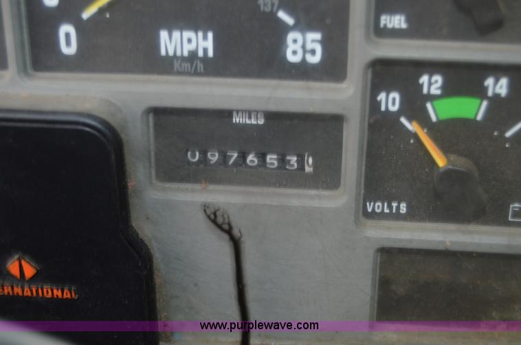 image for item AY9495 1993 International 4700 crane truck