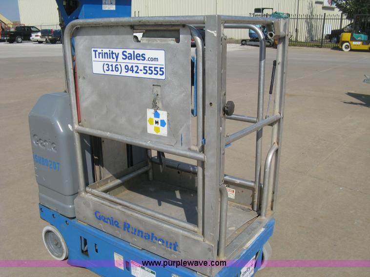 image for item E7987 2002 Genie GR15 runabout man lift