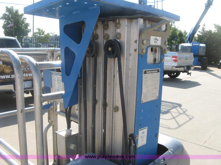 image for item E7987 2002 Genie GR15 runabout man lift
