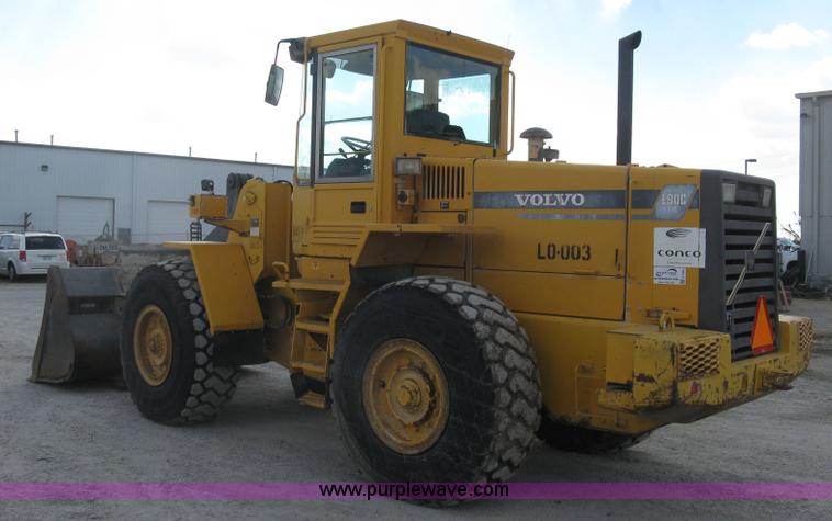 image for item E7990 1999 Volvo L90C wheel loader