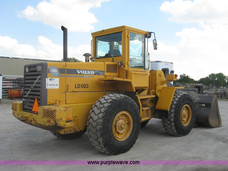 image for item E7990 1999 Volvo L90C wheel loader