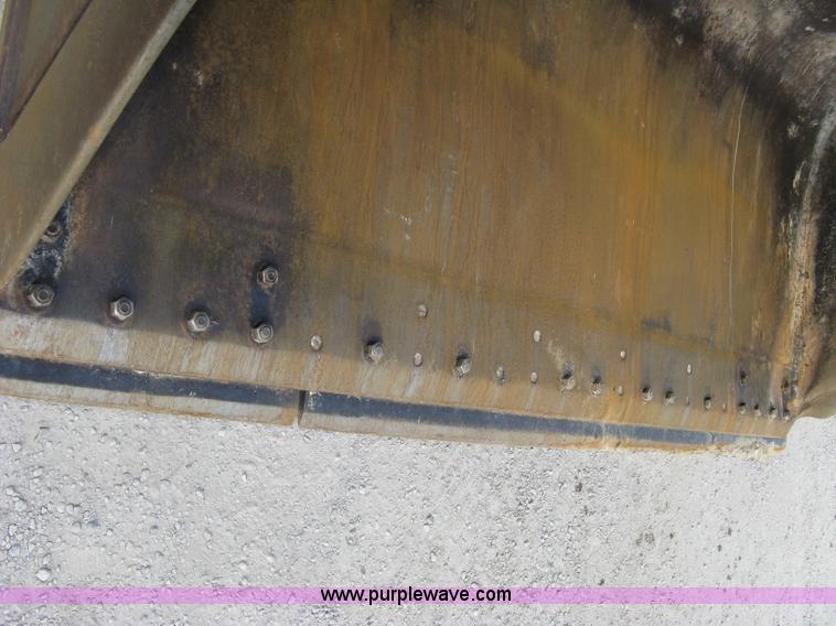 image for item E7990 1999 Volvo L90C wheel loader