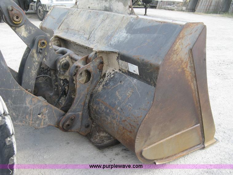 image for item E7990 1999 Volvo L90C wheel loader