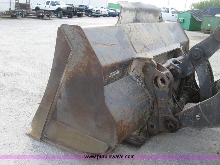 image for item E7990 1999 Volvo L90C wheel loader