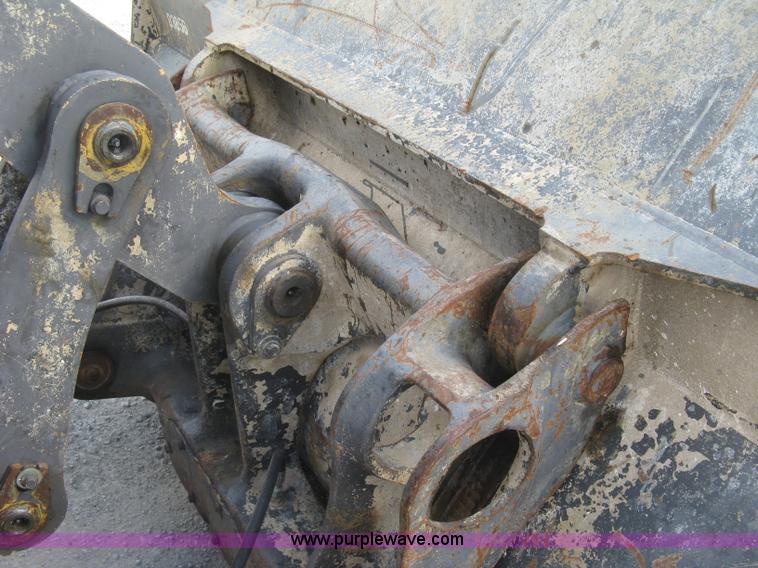 image for item E7990 1999 Volvo L90C wheel loader